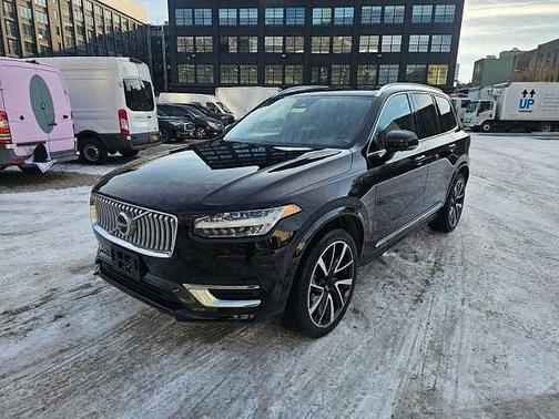 2023 Volvo XC90 Plus