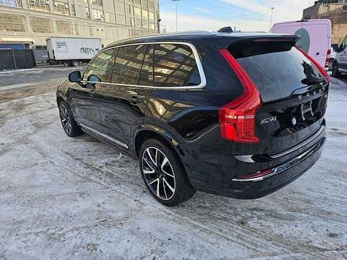 2023 Volvo XC90 Plus