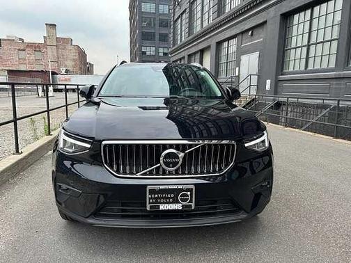 2025 Volvo XC40 Plus