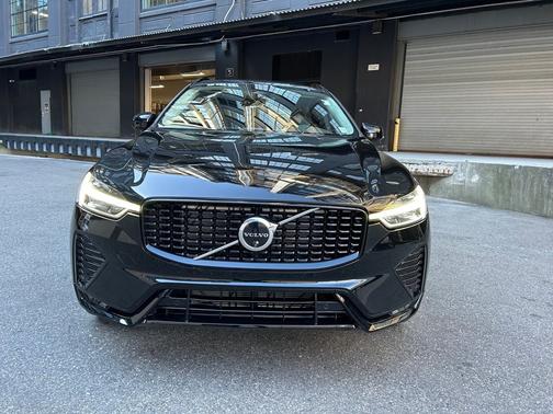 2025 Volvo XC60 B5 Plus