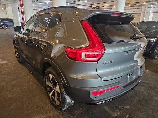 Forest Lake 2026 Volvo XC40 Core