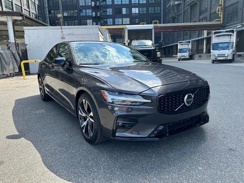 2025 Volvo S60 