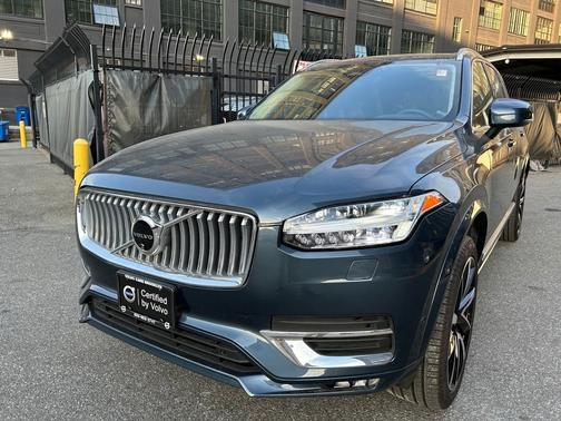 2024 Volvo XC90 B5 Plus