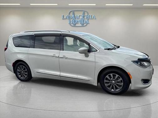 2019 Chrysler Pacifica Touring-L Plus