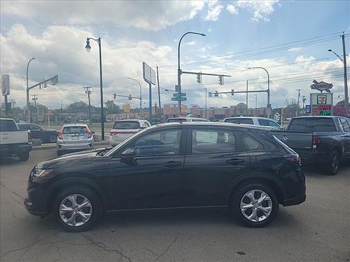 Crystal Black Pearl 2023 Honda HR-V LX