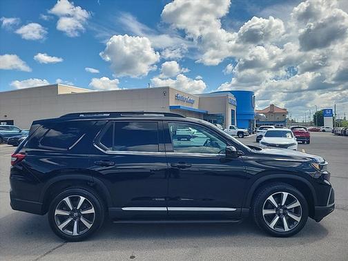 2023 Honda Pilot Touring 8-Passenger