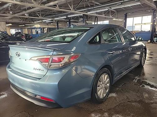 2016 Hyundai SONATA Hybrid SE