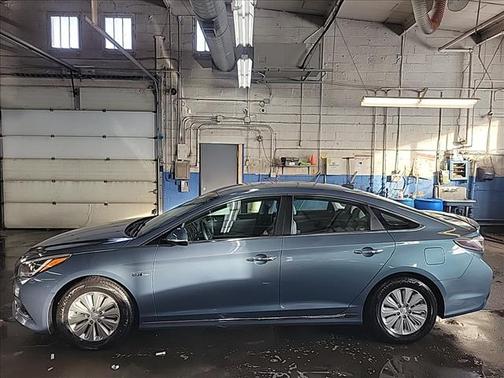 2016 Hyundai SONATA Hybrid SE