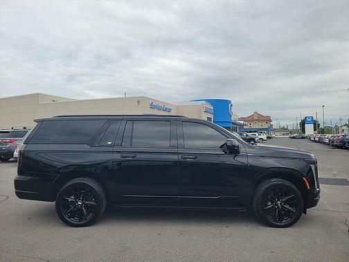 2025 Cadillac Escalade ESV Sport