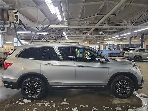 2022 Honda Pilot Touring 8-Passenger