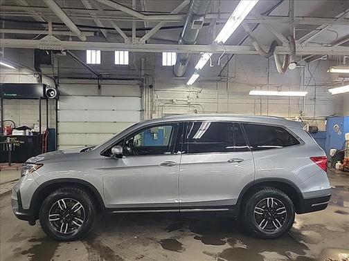 2022 Honda Pilot Touring 8-Passenger