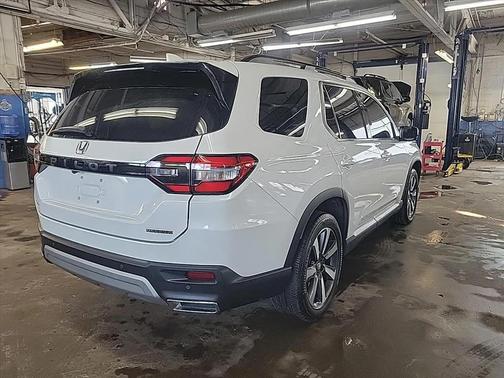 2024 Honda Pilot Touring 8-Passenger