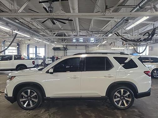 2024 Honda Pilot Touring 8-Passenger