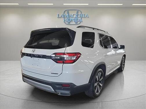 2024 Honda Pilot Touring 8-Passenger