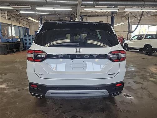 2024 Honda Pilot Touring 8-Passenger