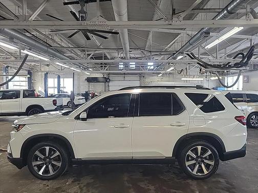 2024 Honda Pilot Touring 8-Passenger