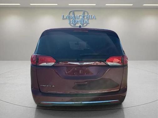2018 Chrysler Pacifica Touring-L