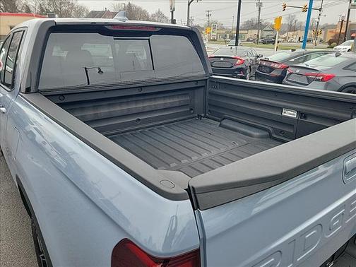 Sonic Gray Pearl 2025 Honda Ridgeline Black