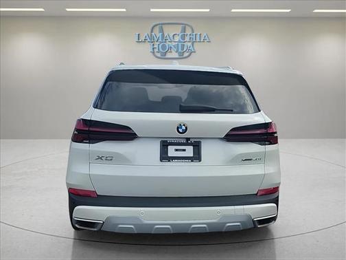 Mineral White Metallic 2025 BMW X5 xDrive40i