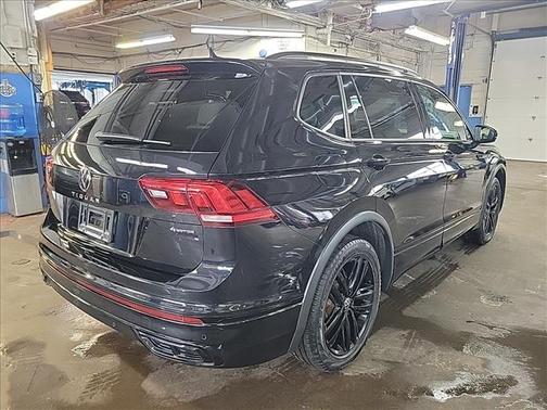 2022 Volkswagen Tiguan 2.0T SE R-Line Black 4MOTION