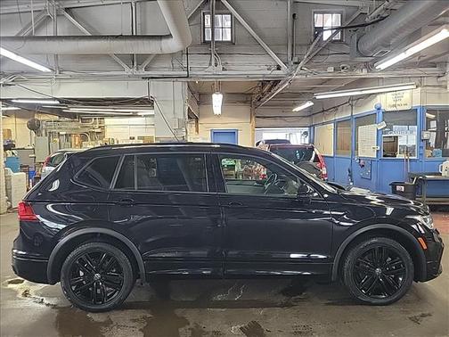 2022 Volkswagen Tiguan 2.0T SE R-Line Black 4MOTION