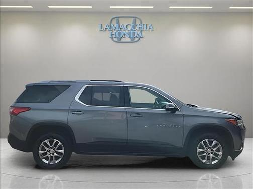 Satin Steel 2018 Chevrolet Traverse LT Cloth