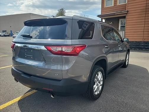 Satin Steel 2018 Chevrolet Traverse LT Cloth