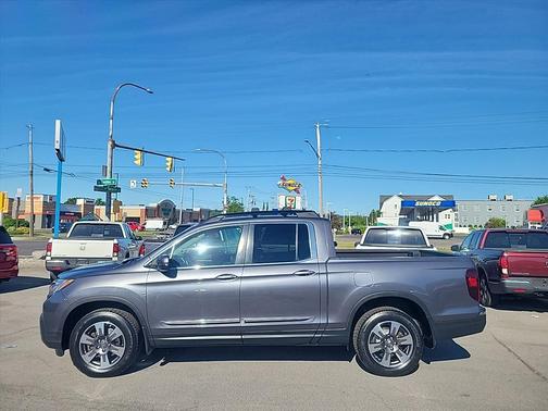 Gray 2017 Honda Ridgeline RTL