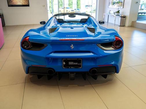 Azzurro Dino 2017 Ferrari 488 Spider Base