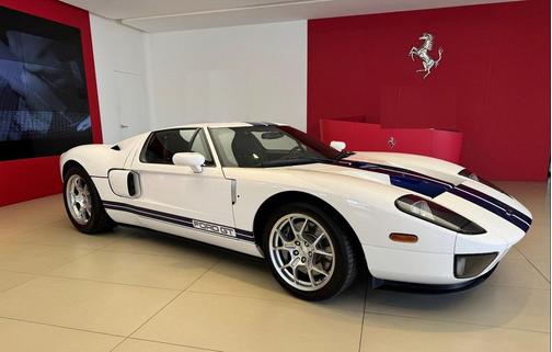 2005 Ford GT Base