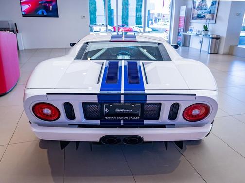 2005 Ford GT Base