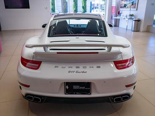 2016 Porsche 911 Turbo