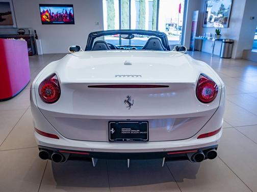 2015 Ferrari California T