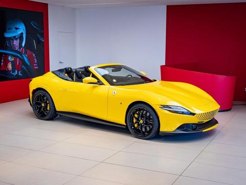 2025 Ferrari Roma Spider Base