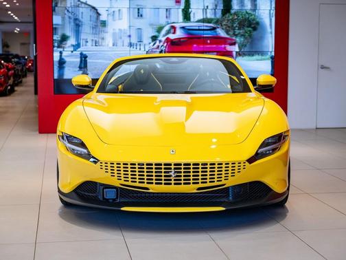 2025 Ferrari Roma Spider Base