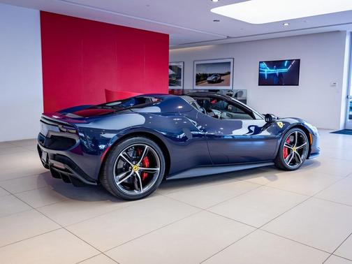 2025 Ferrari 296 GTS 