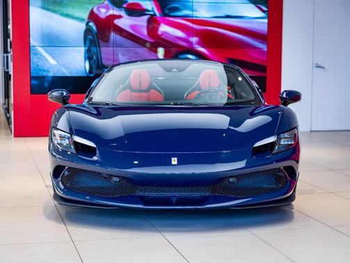 2025 Ferrari 296 GTS 