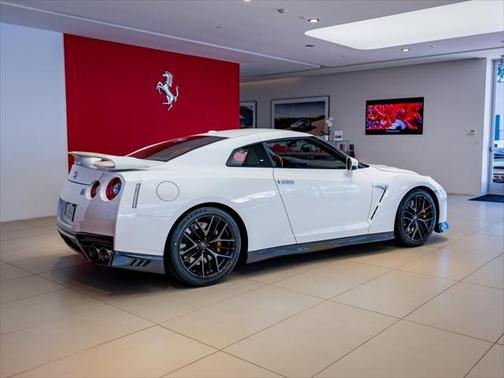 2017 Nissan GT-R Premium