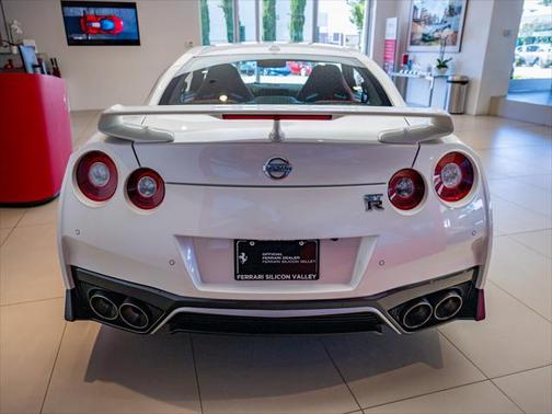 2017 Nissan GT-R Premium