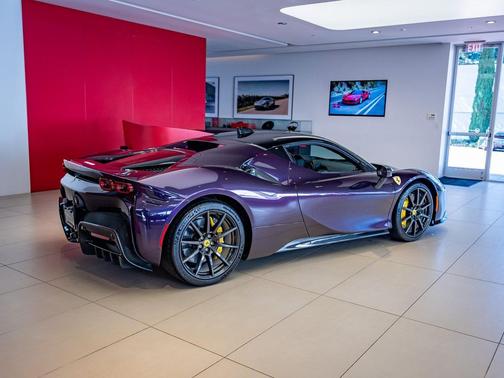 2023 Ferrari SF90 Stradale Base