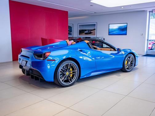 2019 Ferrari 488 Spider Base