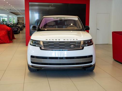Icy White 2022 Land Rover Range Rover 5.0L V8 Supercharged SV Autobiography
