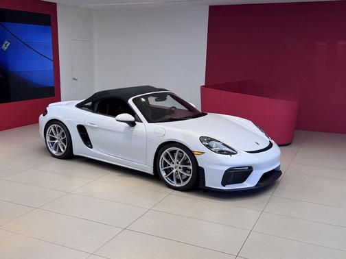 2022 Porsche 718 Spyder Base