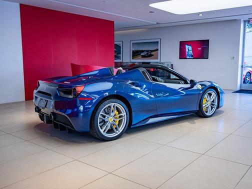 2017 Ferrari 488 Spider Base