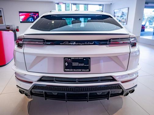 2024 Lamborghini Urus S