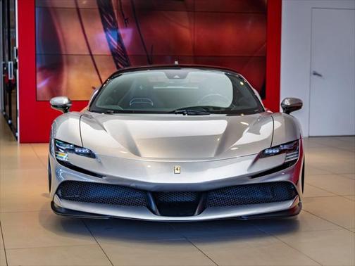 2022 Ferrari SF90 Stradale Base