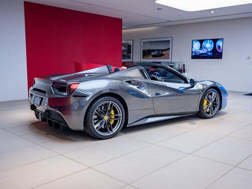 2017 Ferrari 488 Spider Base