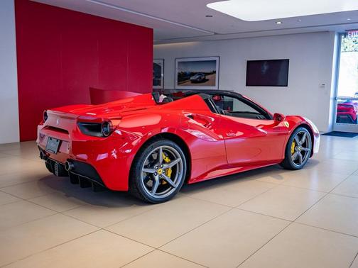 2016 Ferrari 488 Spider Base