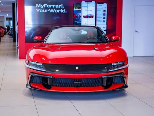 2025 Ferrari 12Cilindri Base