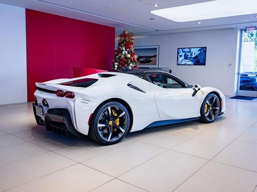 2021 Ferrari SF90 Stradale Base